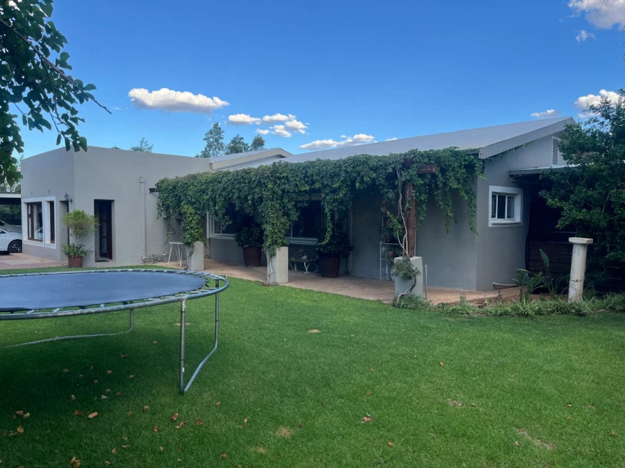 4 Bedroom Property for Sale in Middelpos Northern Cape